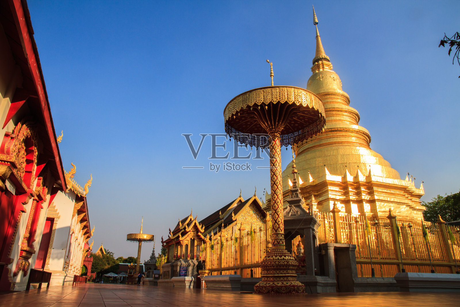 金宝塔照片摄影图片