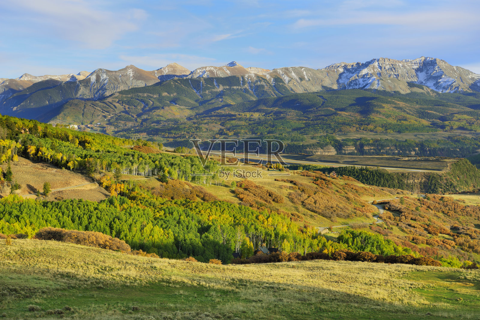 五彩缤纷的科罗拉多山脉照片摄影图片