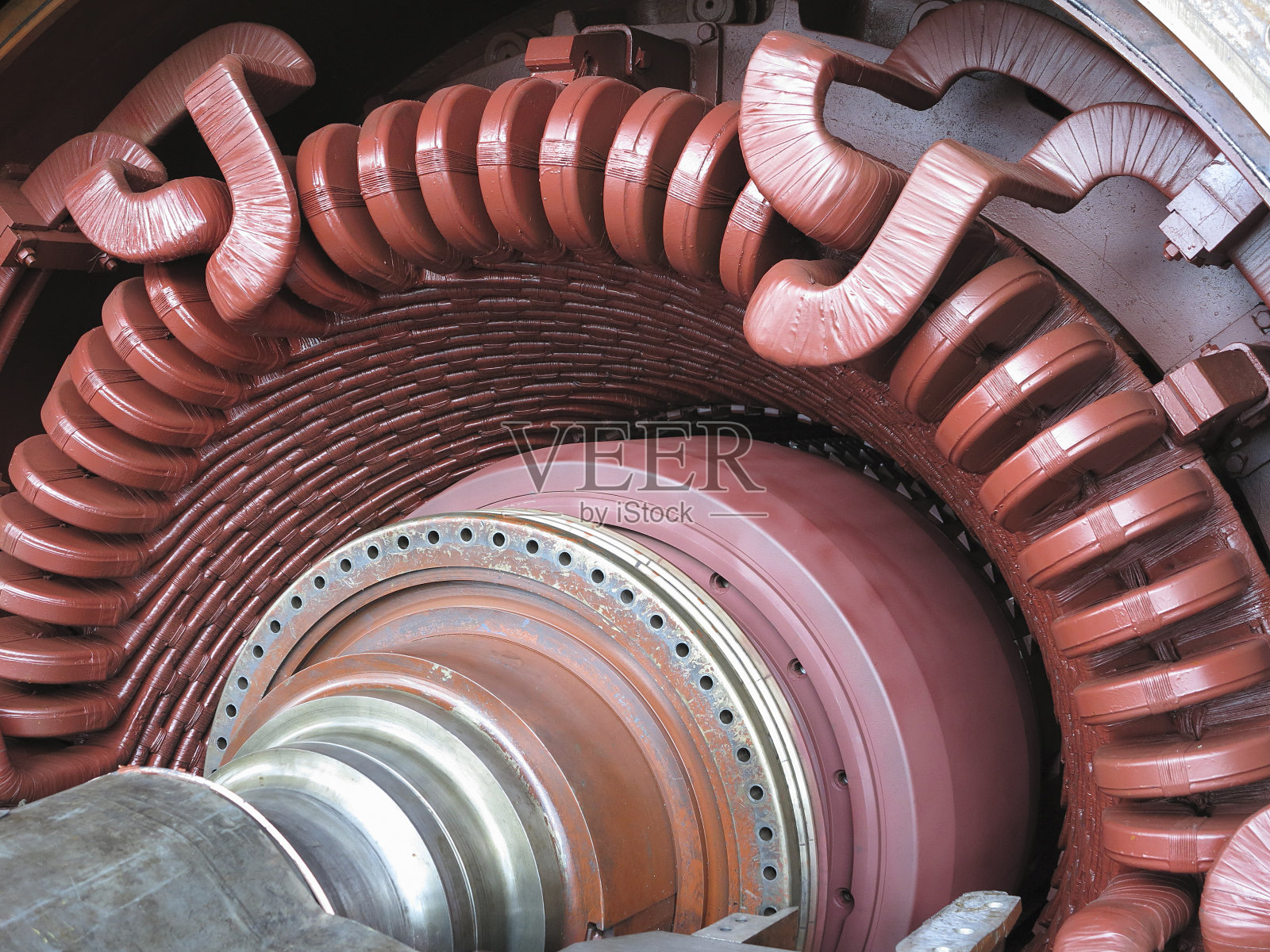 修理期间的发电机和汽轮机照片摄影图片