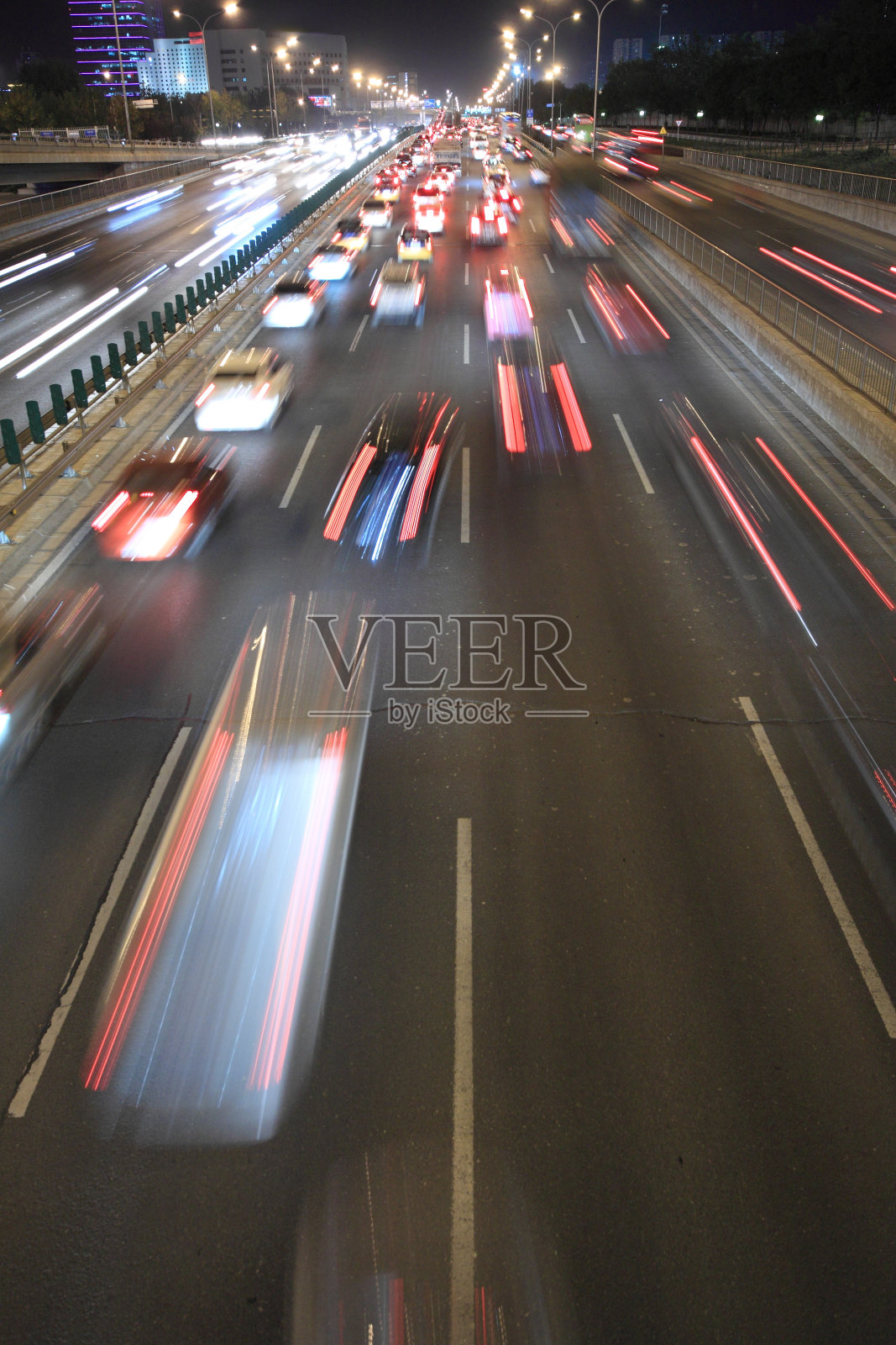 高峰时段的交通状况照片摄影图片