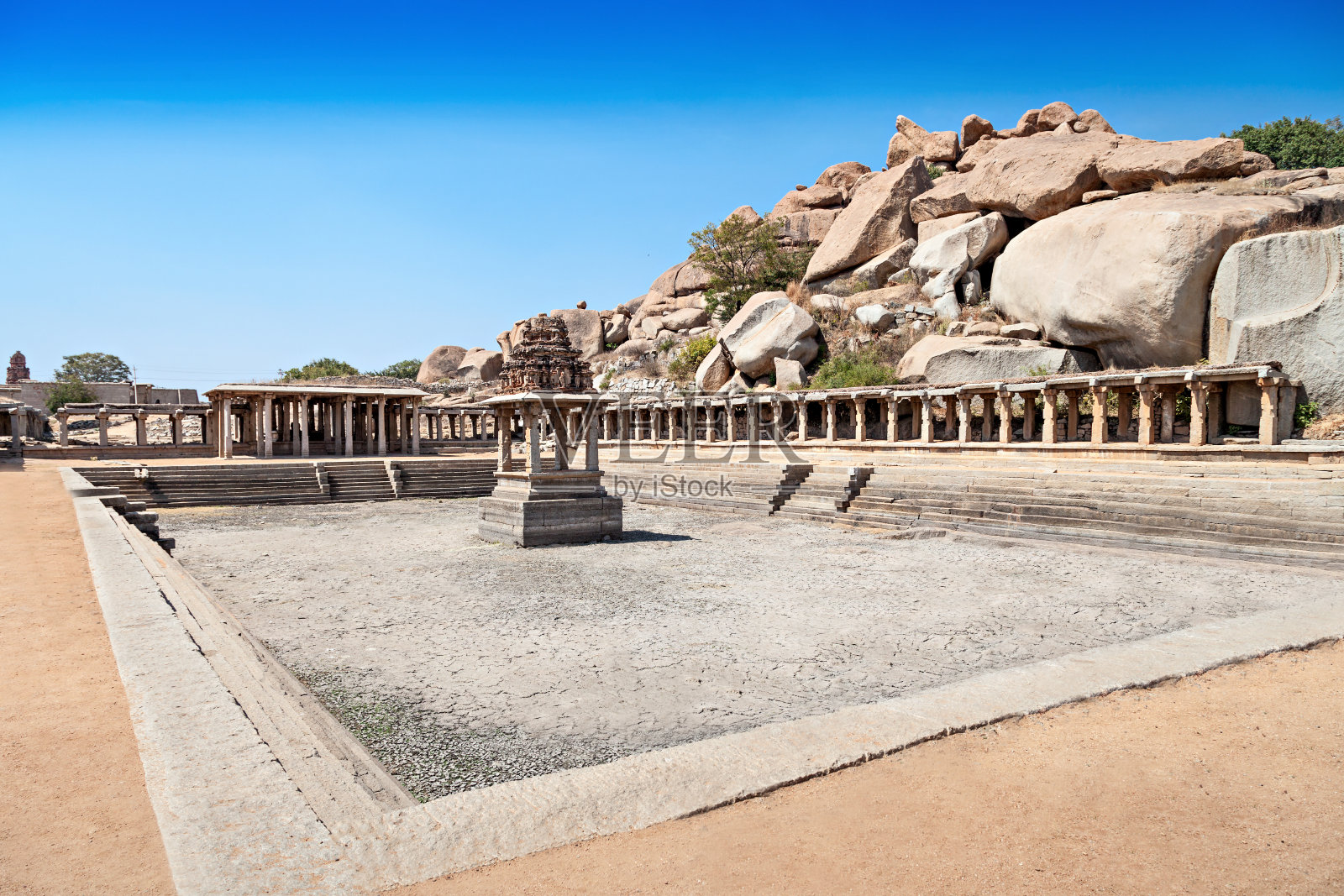 空的池塘照片摄影图片