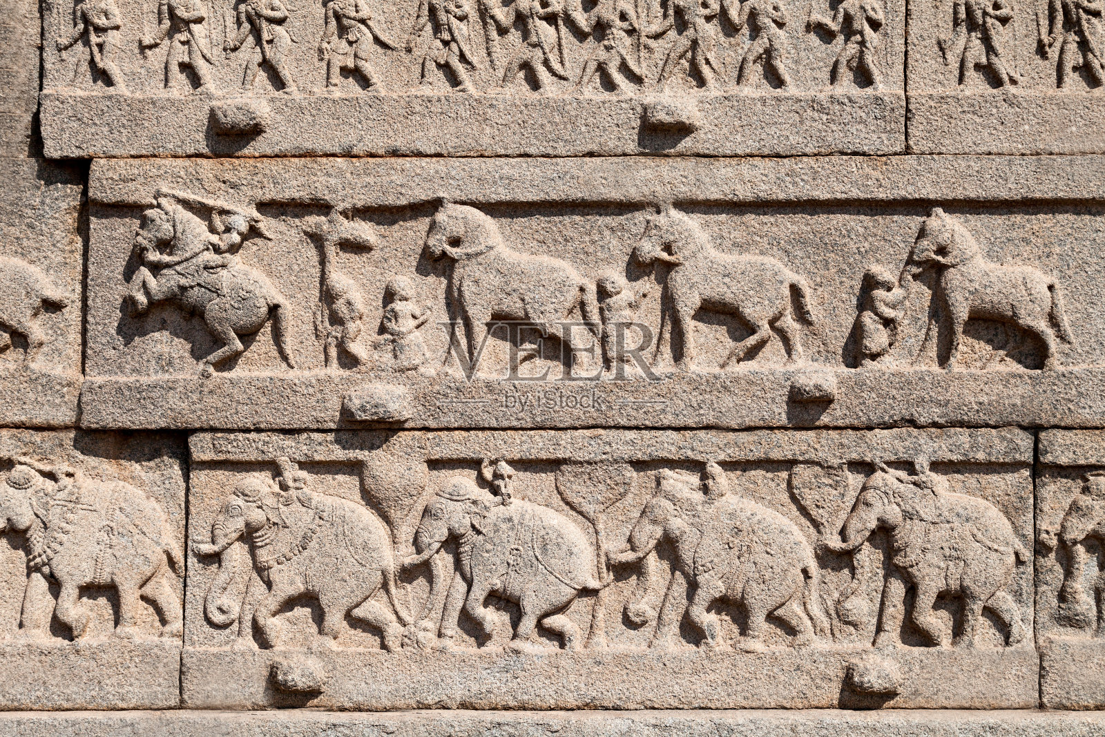 墙上雕刻照片摄影图片