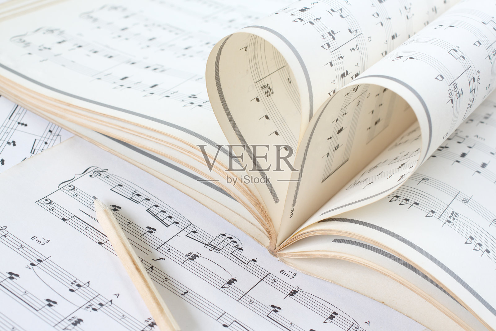 乐谱曲线似心照片摄影图片