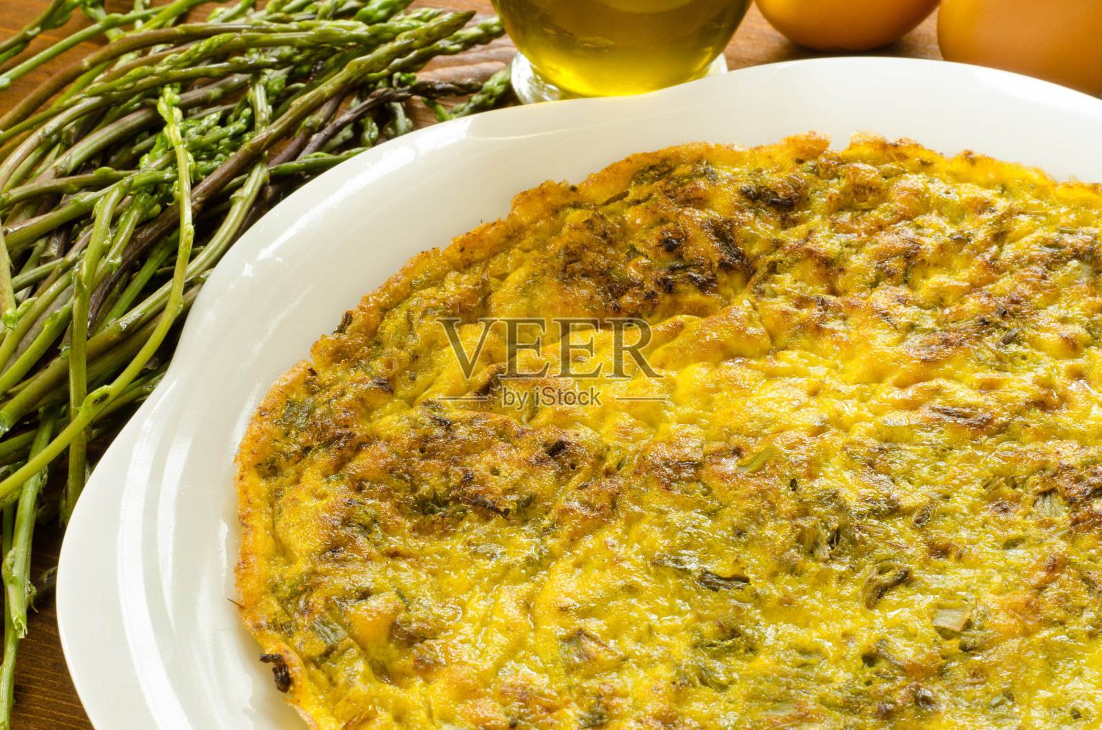 煎蛋和芦笋照片摄影图片