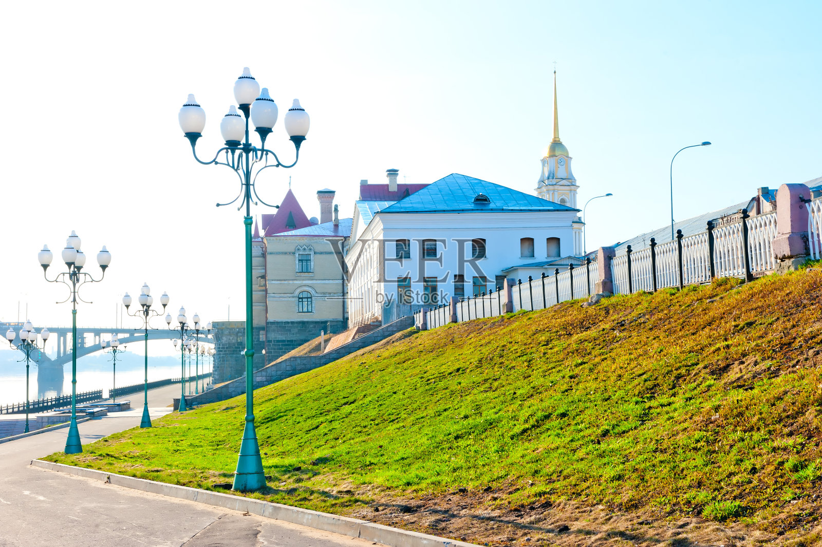 在雷宾斯克的码头城市照片摄影图片