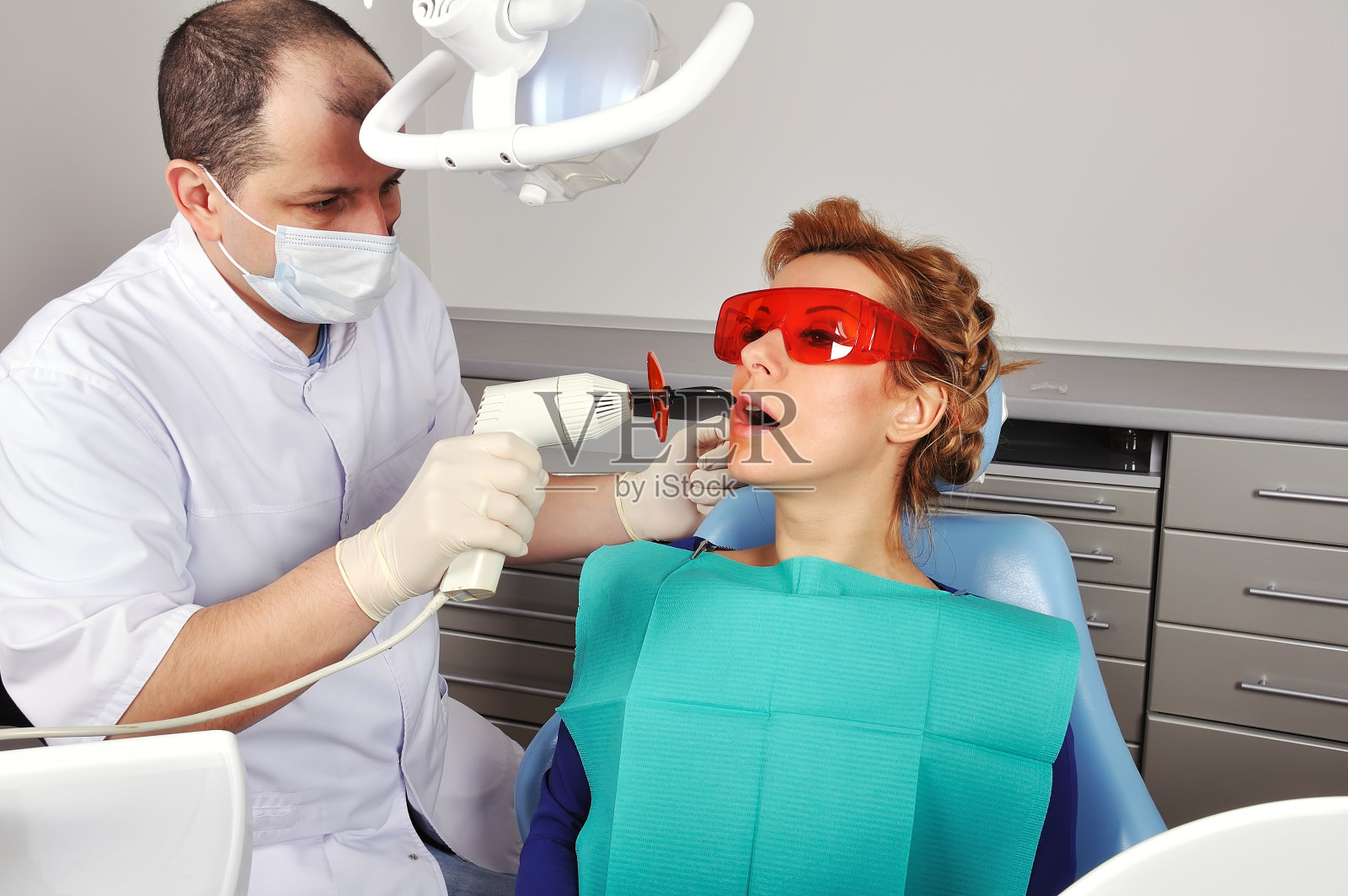 填充牙齿照片摄影图片