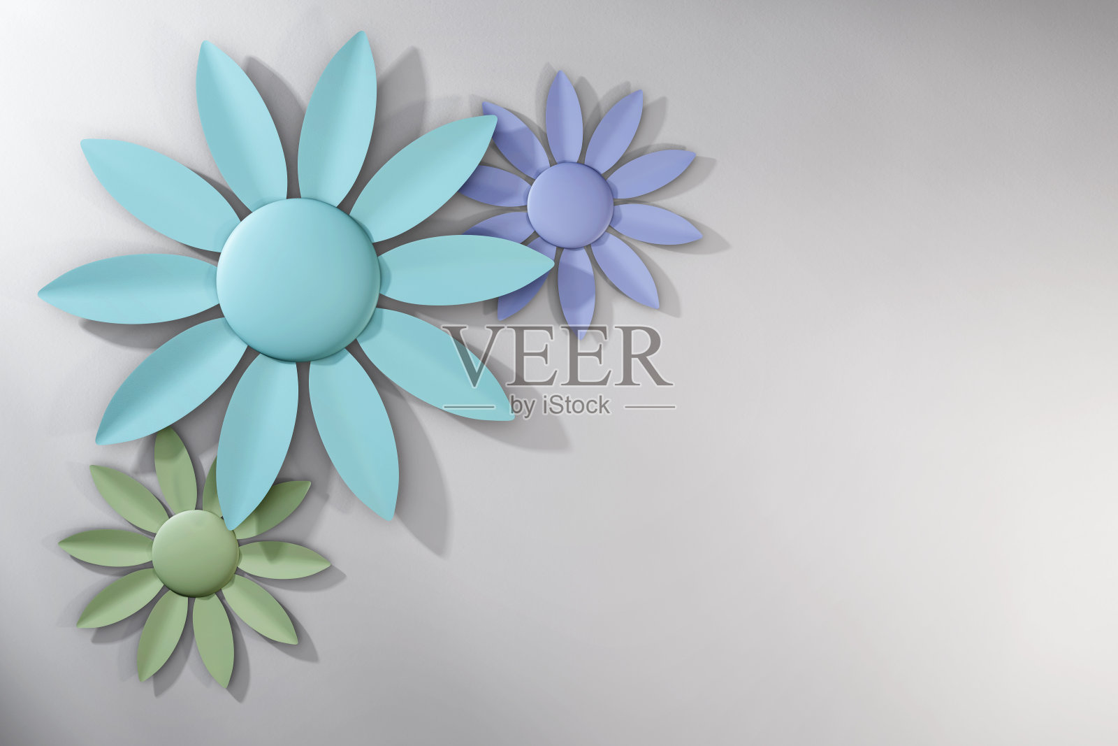 白色背景上柔和的春花三重奏照片摄影图片