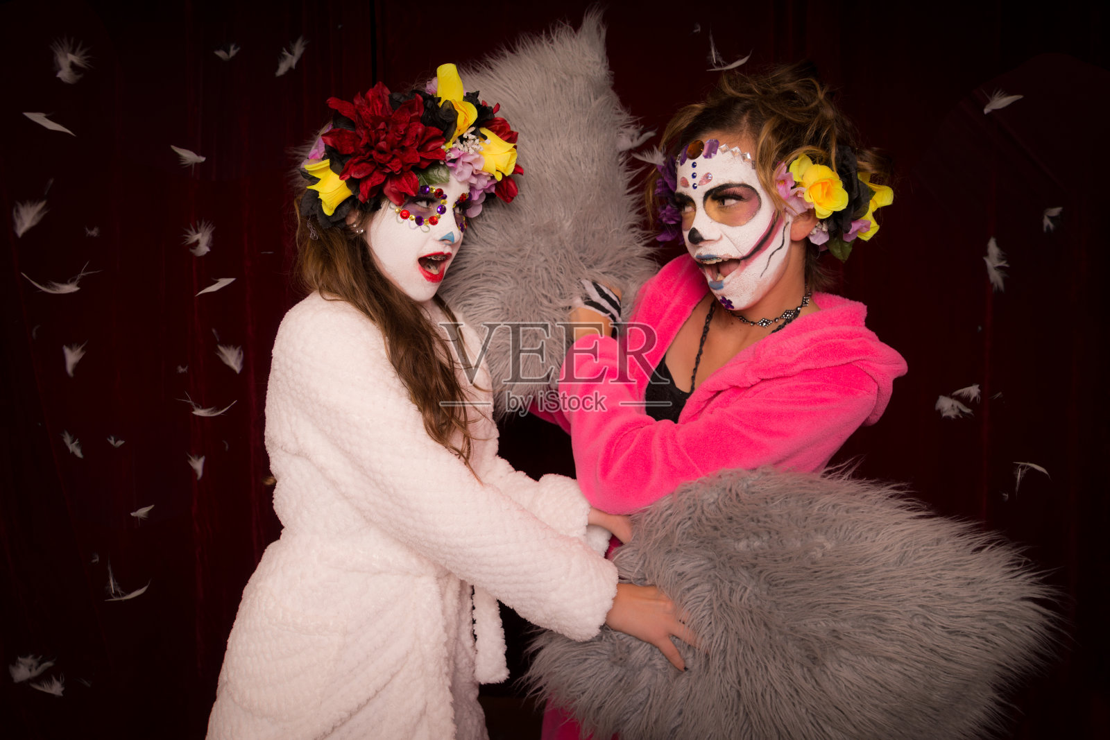 死亡枕头大战日照片摄影图片