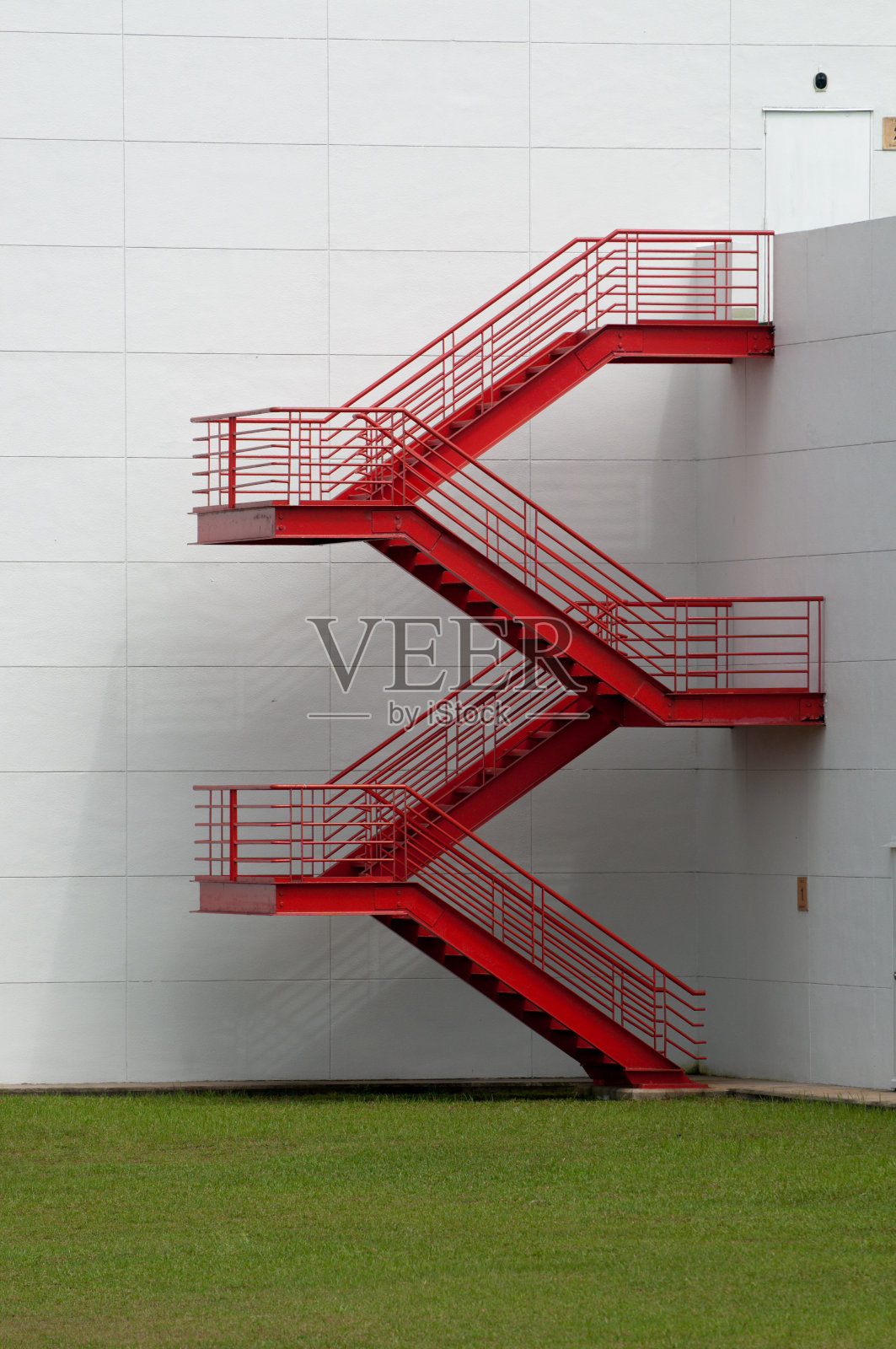 红色金属楼梯照片摄影图片