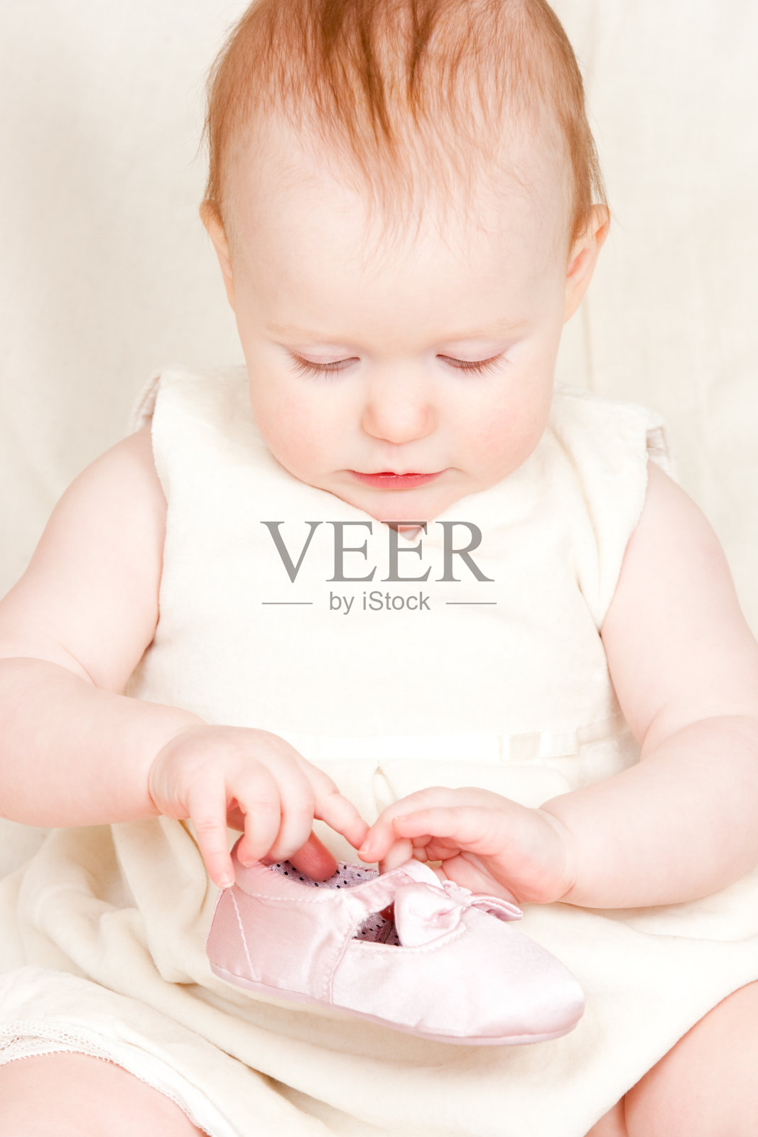 婴儿用的鞋照片摄影图片