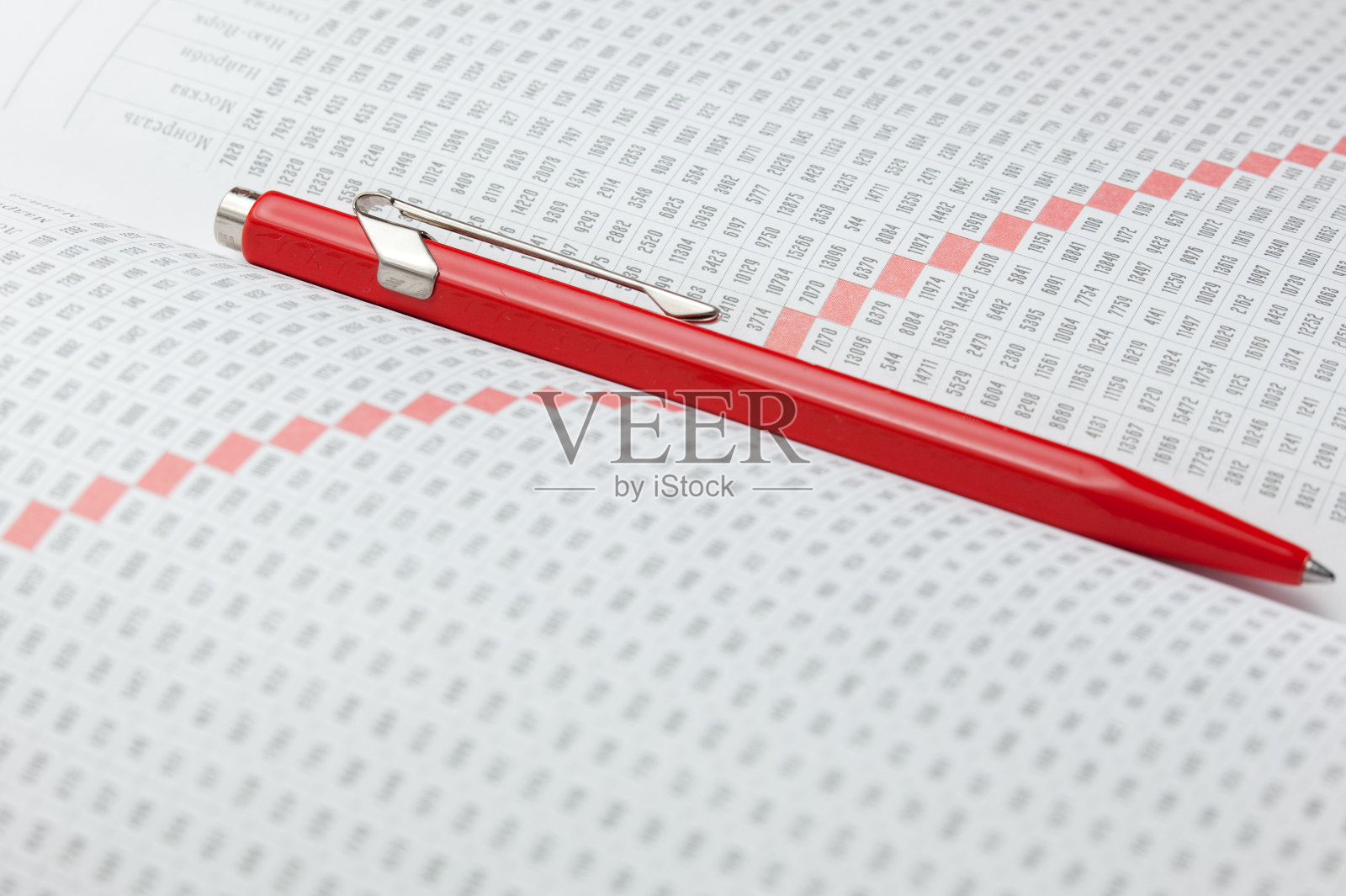 商务组织者用红笔和许多数字照片摄影图片