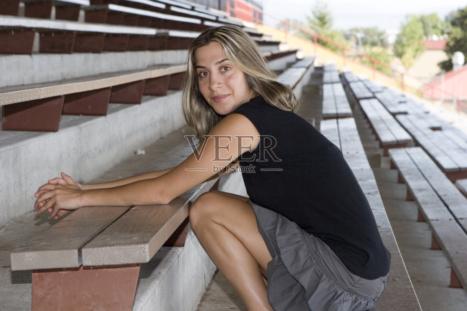女人栖息照片摄影图片