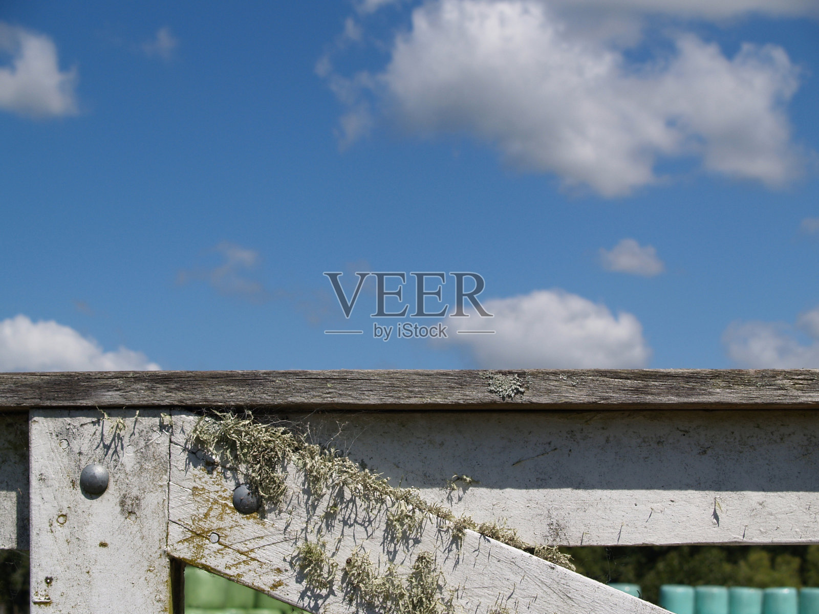 木制农场门的特写部分。照片摄影图片