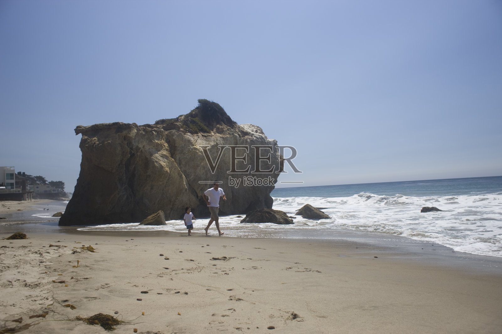 海滩上的一天照片摄影图片