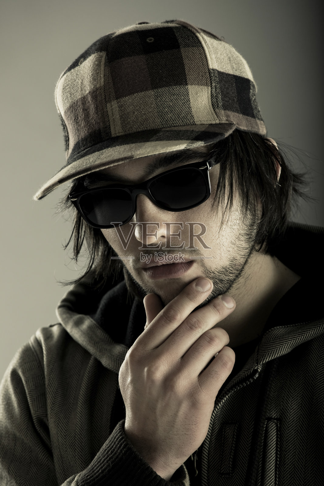 年轻人照片摄影图片