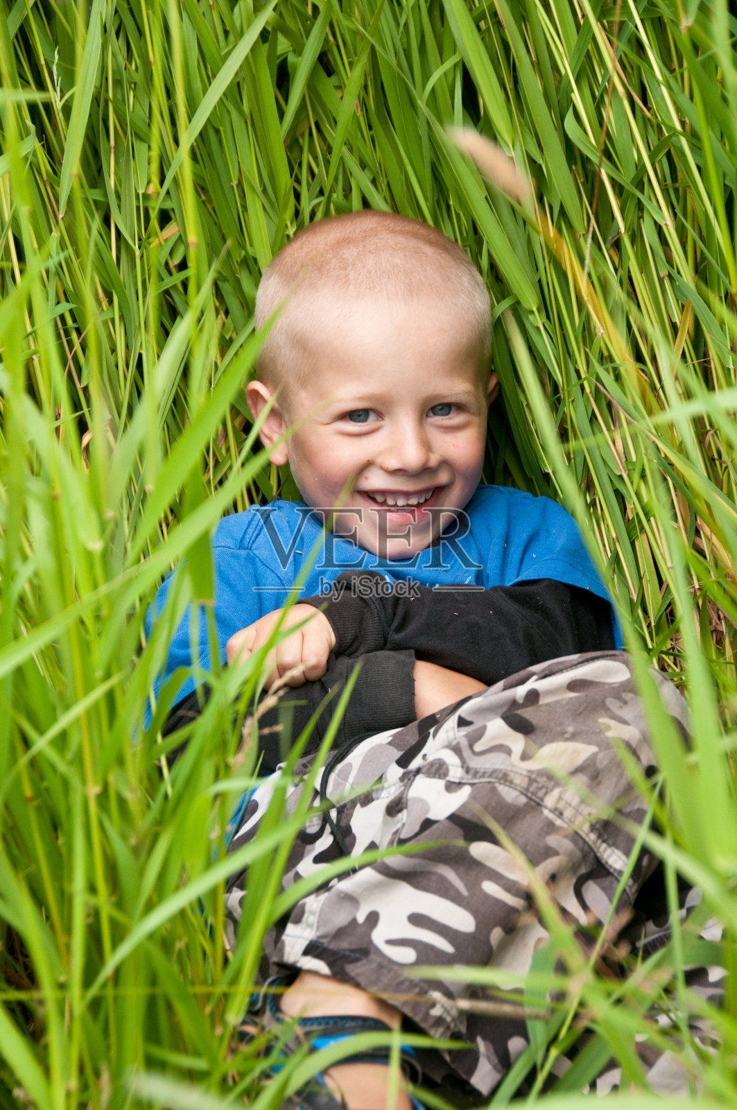 快乐的隐秘照片摄影图片