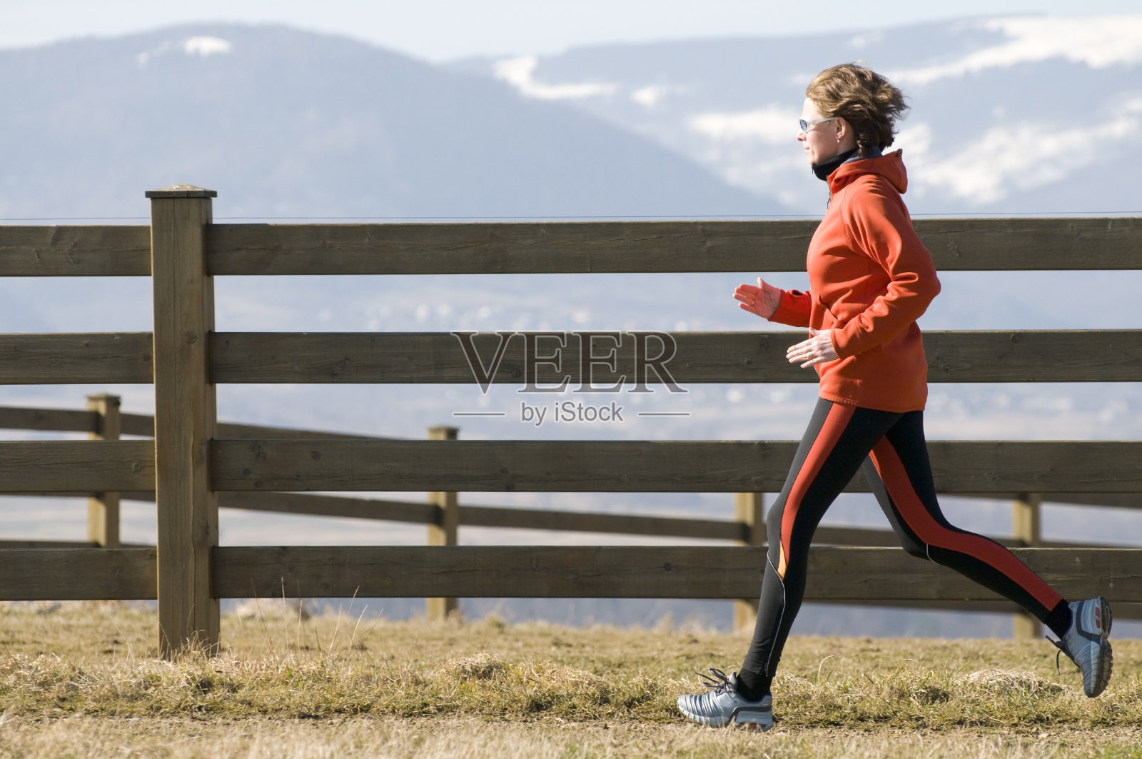 春天的运行照片摄影图片
