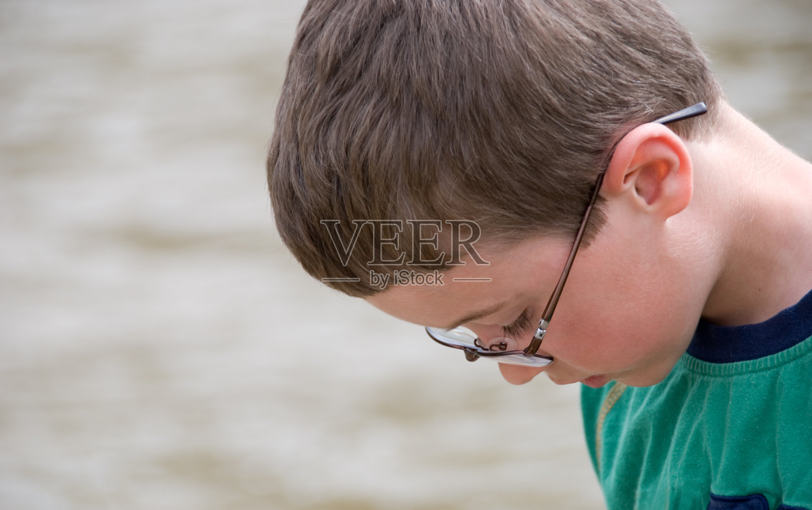 沉思照片摄影图片