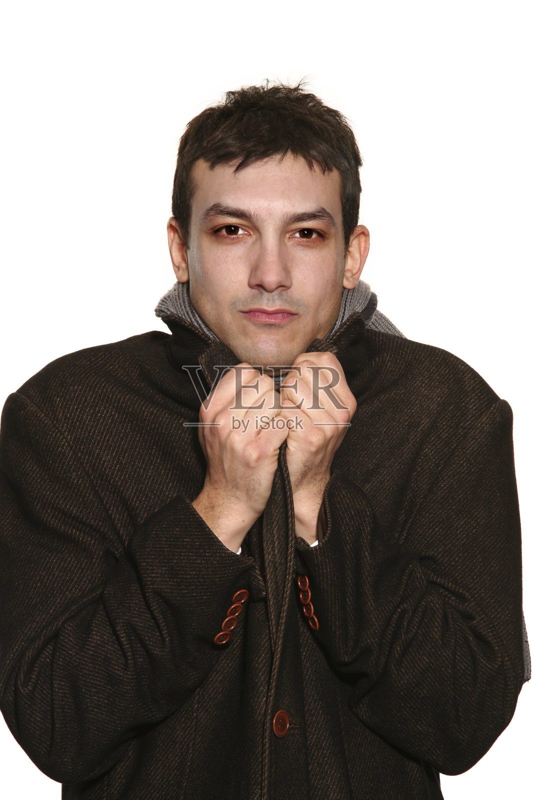 年轻人在工作室里的肖像照片摄影图片