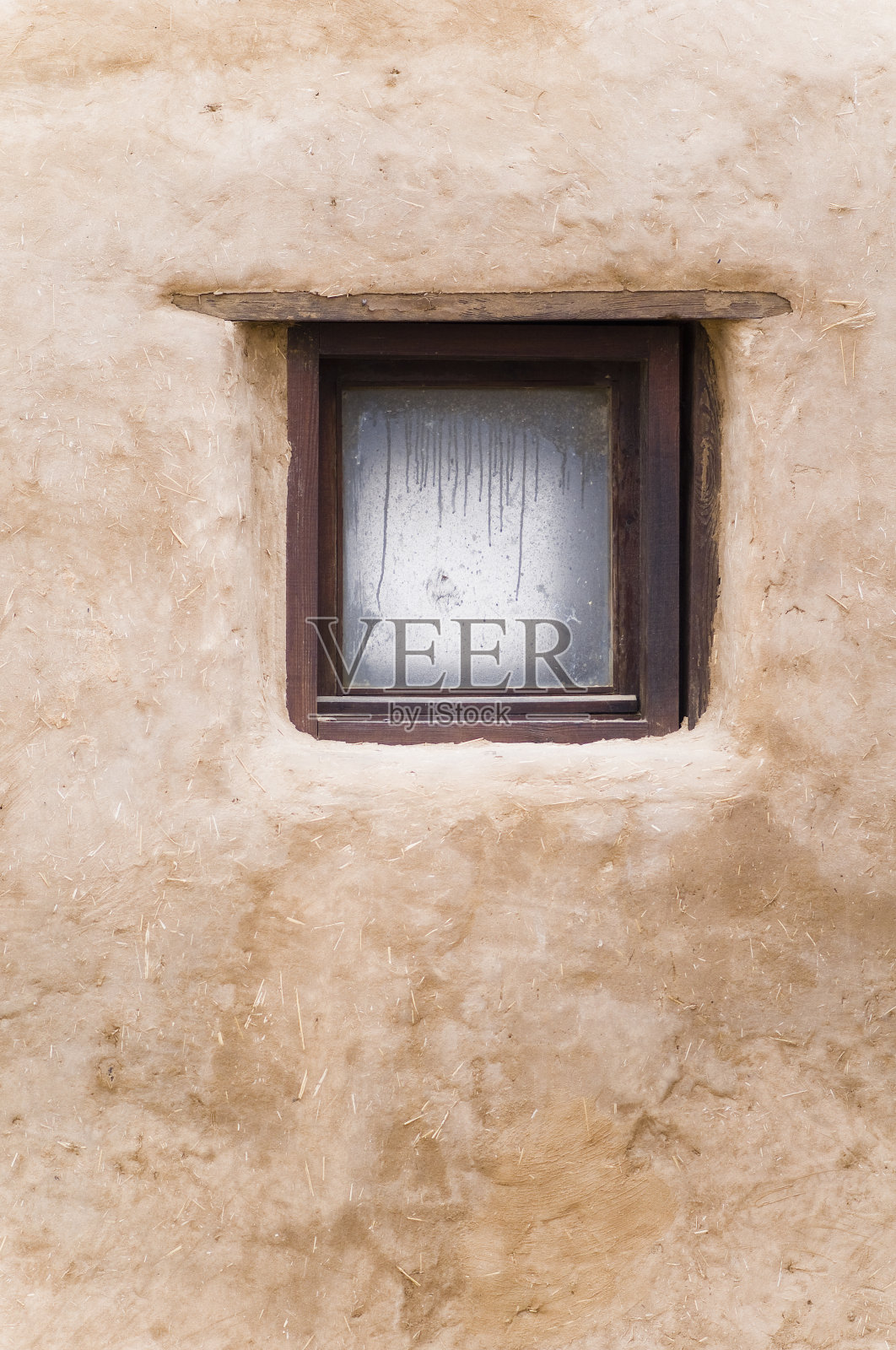 带窗泥墙照片摄影图片