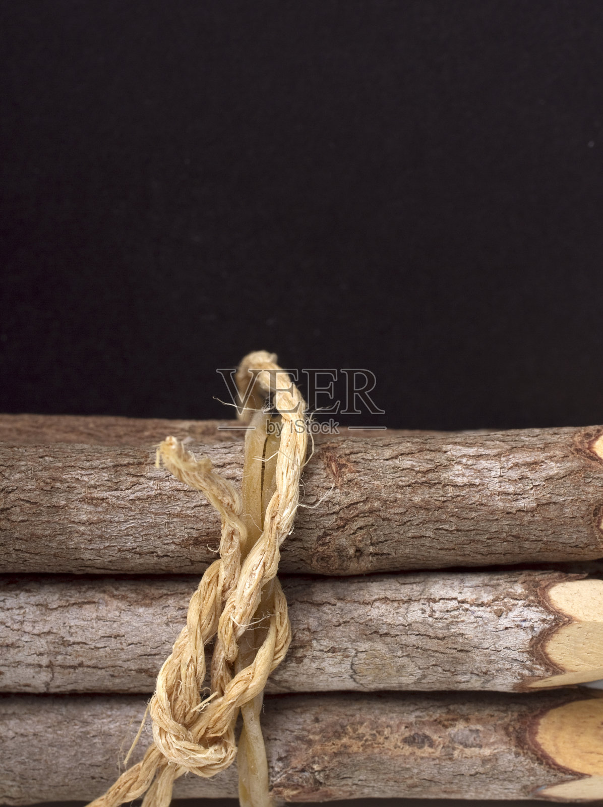 绑在一起的木铅笔照片摄影图片