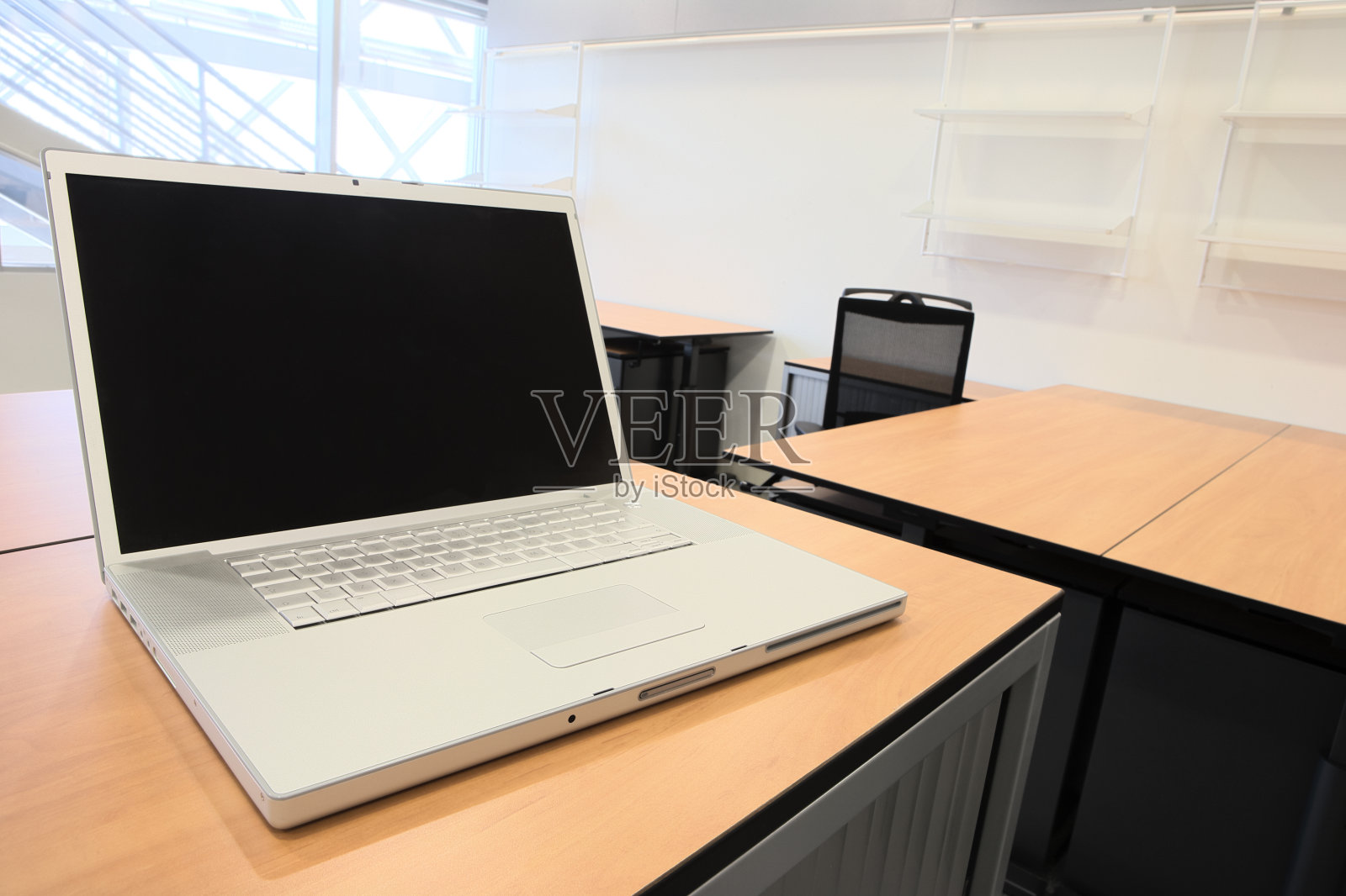 新办公室的内部照片摄影图片