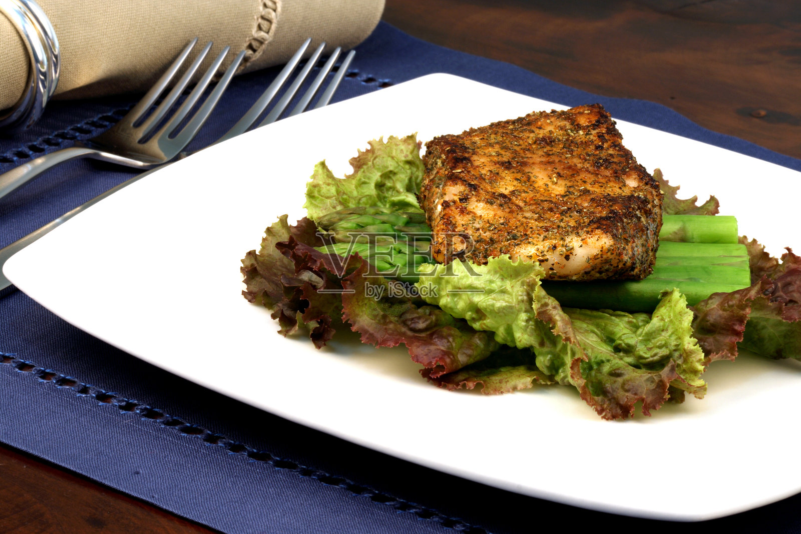 鲈鱼的晚餐照片摄影图片