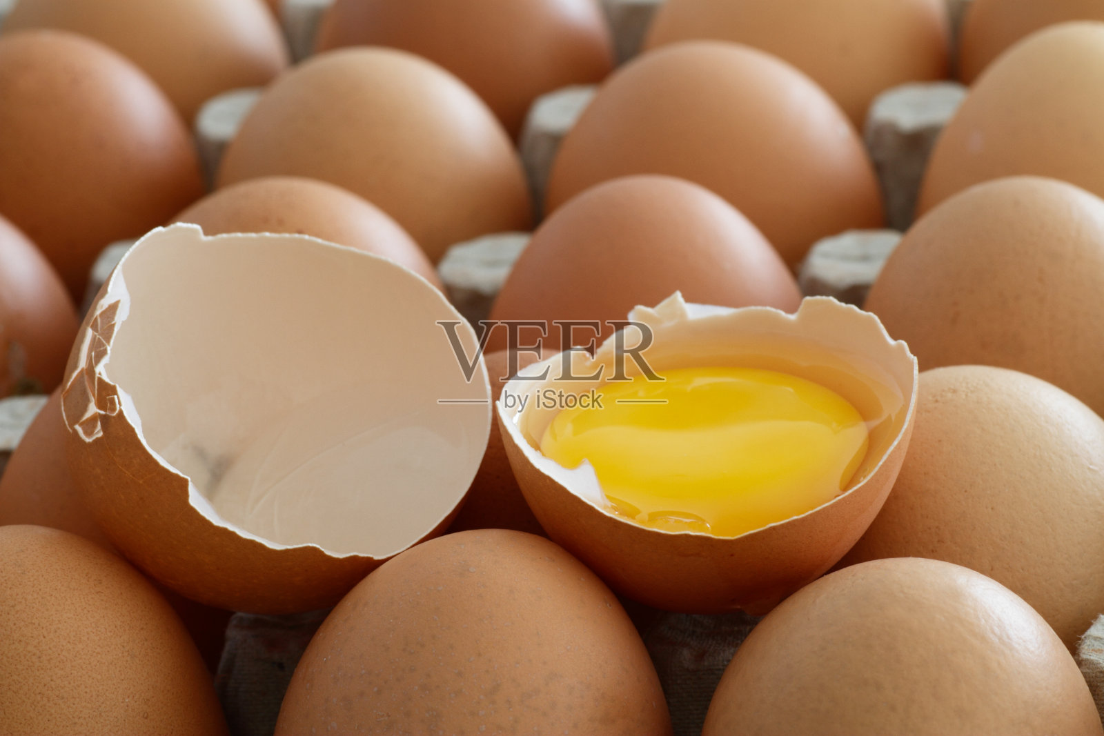 破碎的鸡蛋照片摄影图片