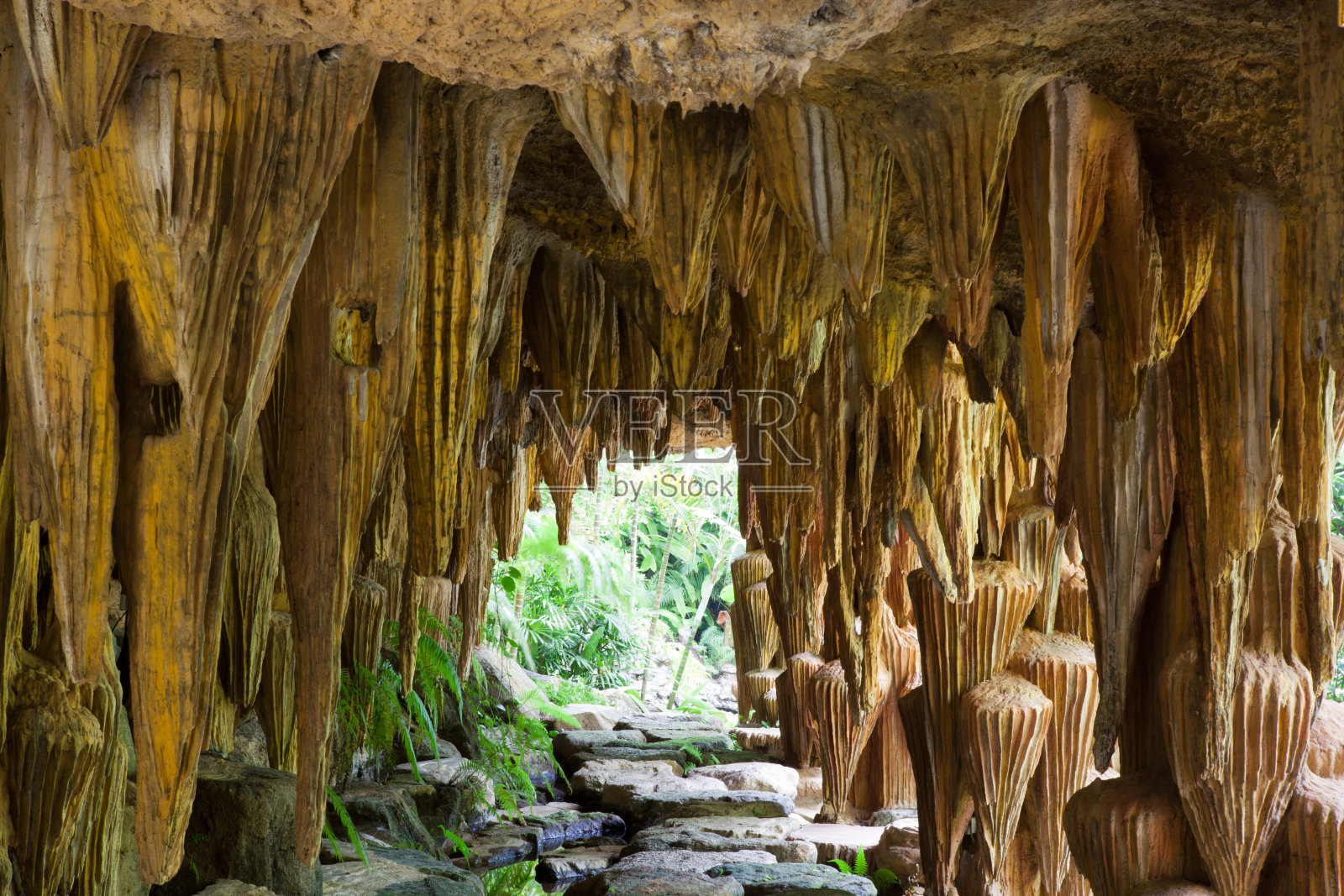 泰国的洞穴谷度假村照片摄影图片