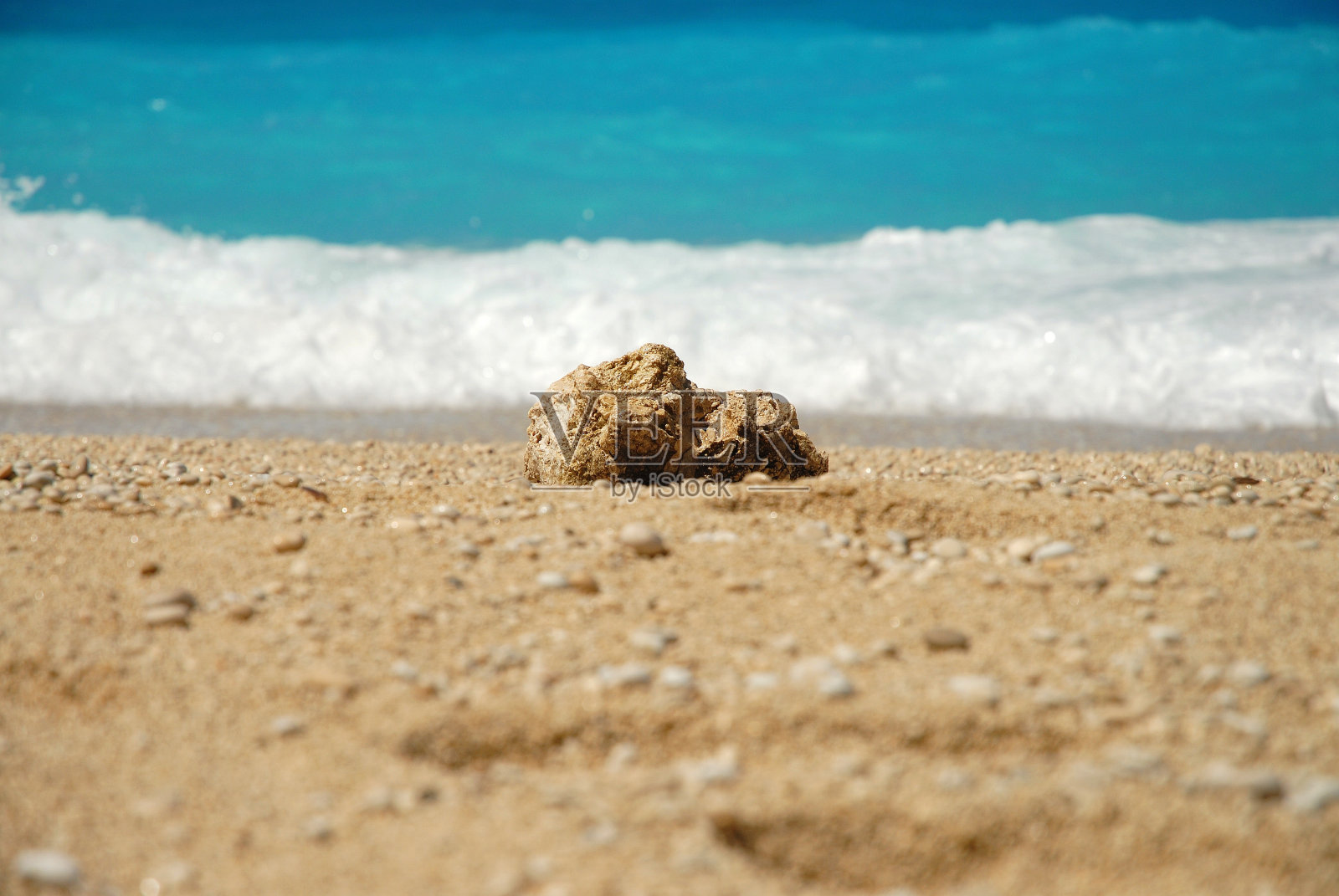 海滩上的石头照片摄影图片