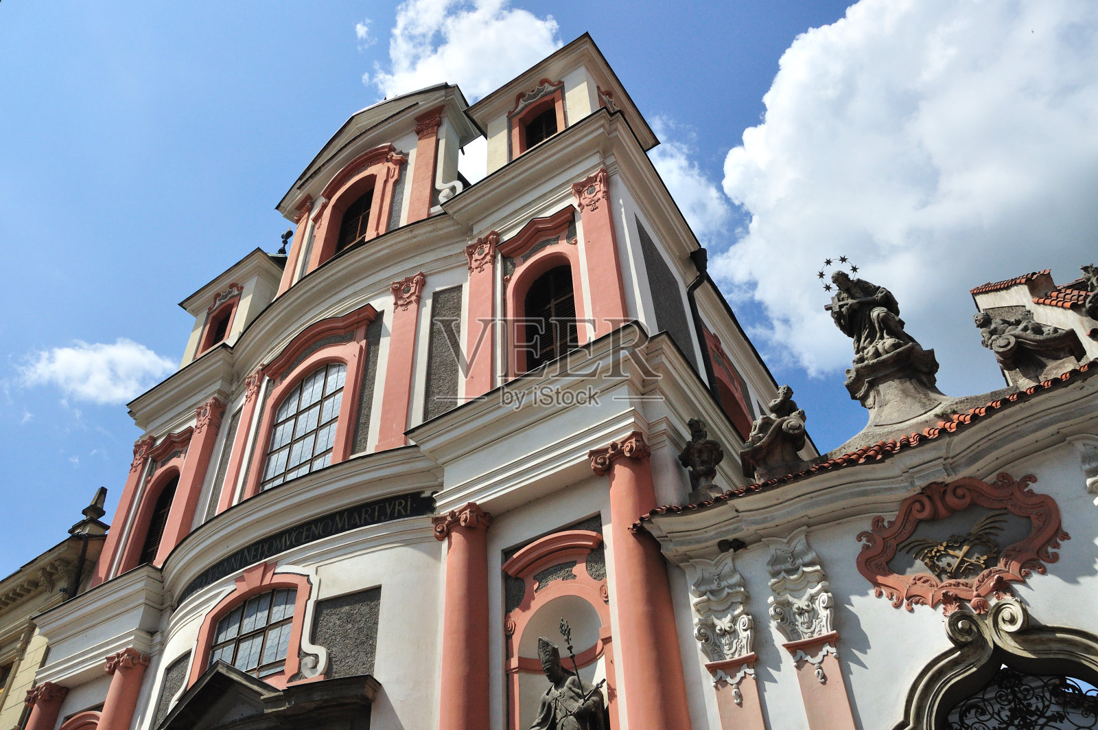 圣约翰尼波慕克教堂，库特纳霍拉(捷克共和国)照片摄影图片