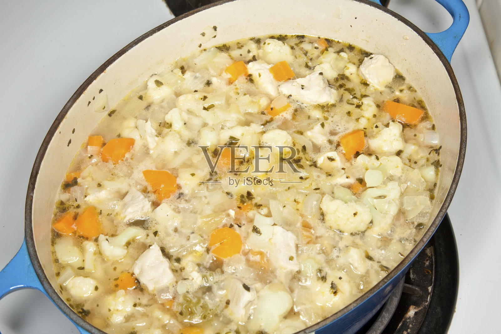 鸡,面条汤照片摄影图片