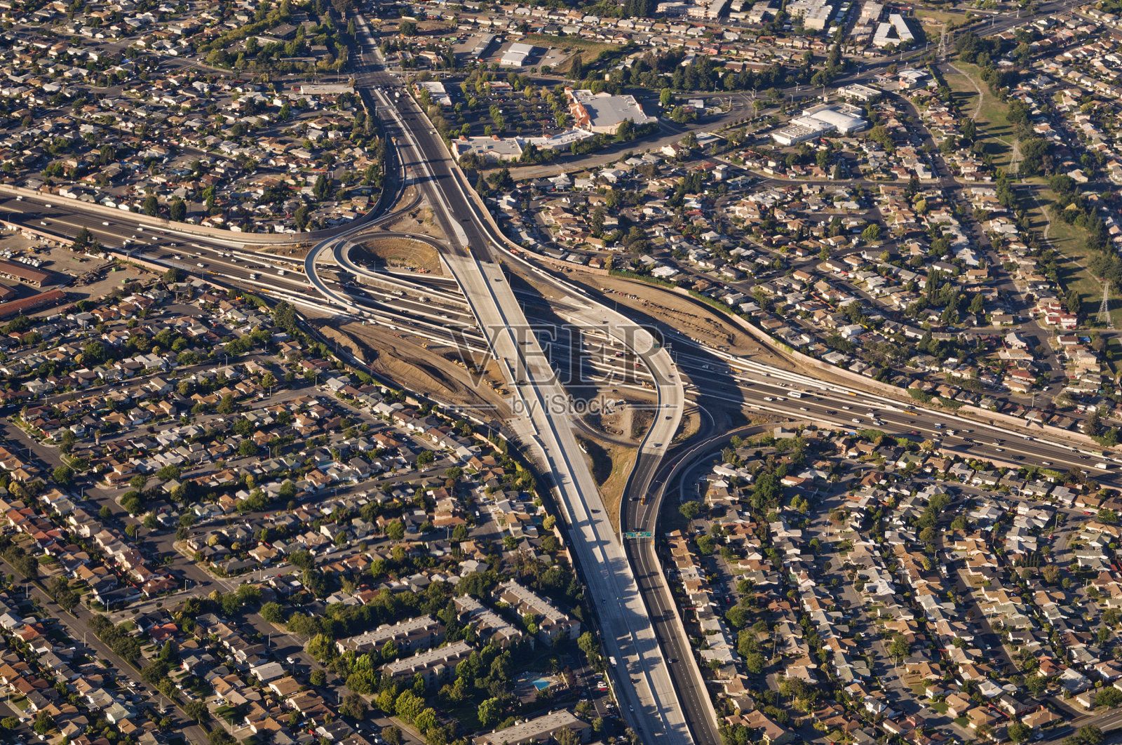 高速公路交叉口的航空图像照片摄影图片