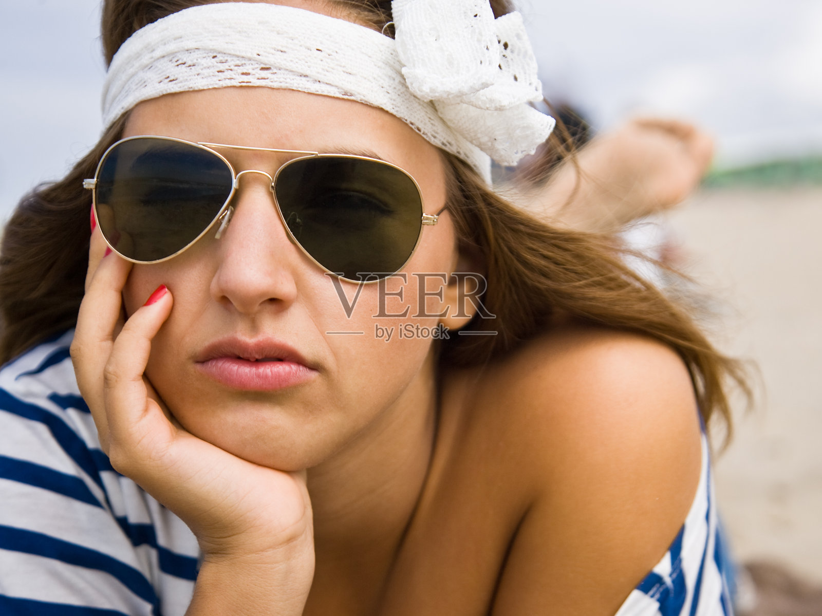 在沙滩上无聊照片摄影图片