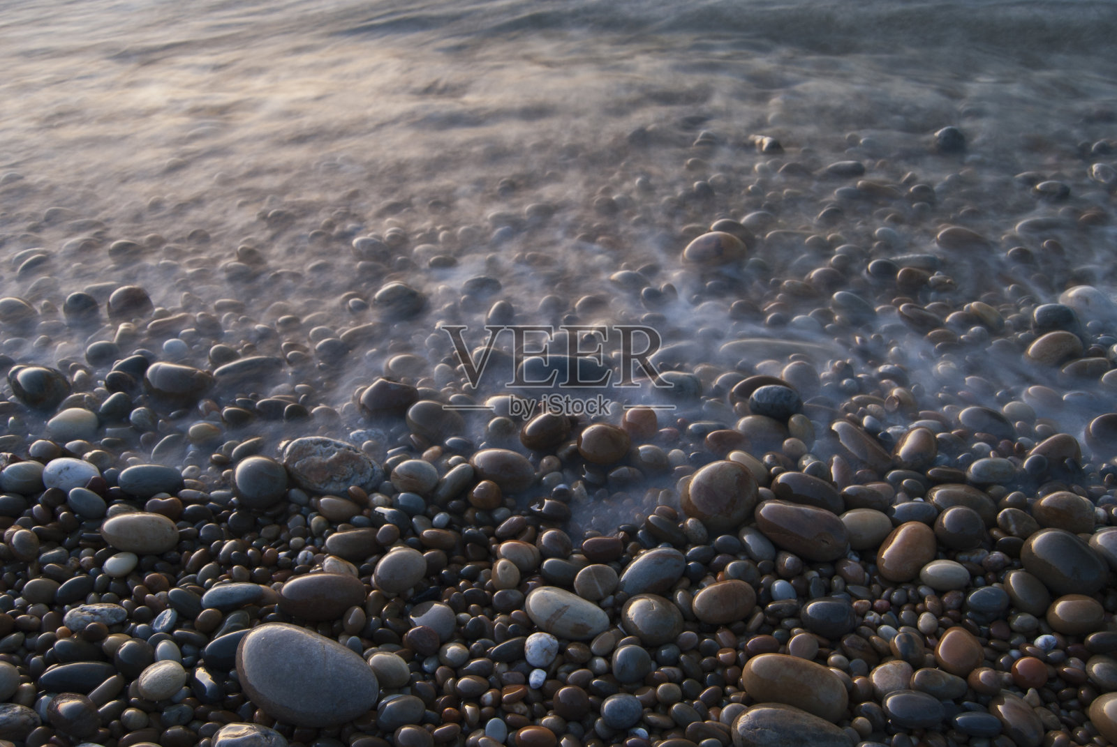 海洋和岩石的照片摄影图片