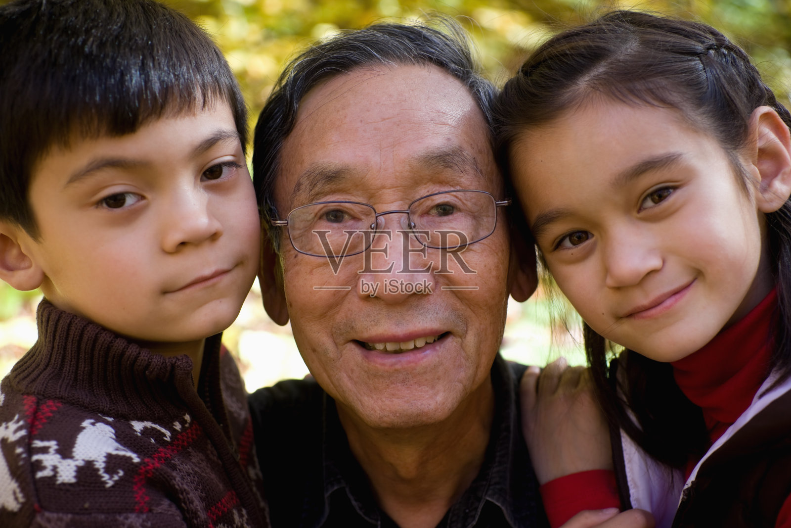 骄傲的祖父照片摄影图片