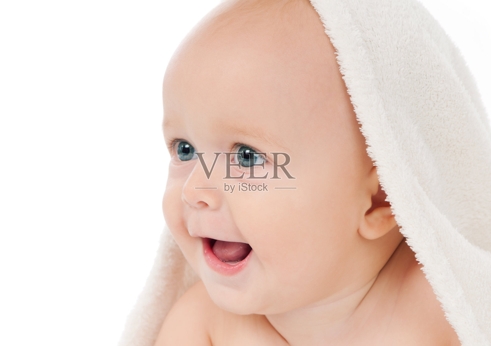 白色背景上的婴儿肖像照片摄影图片