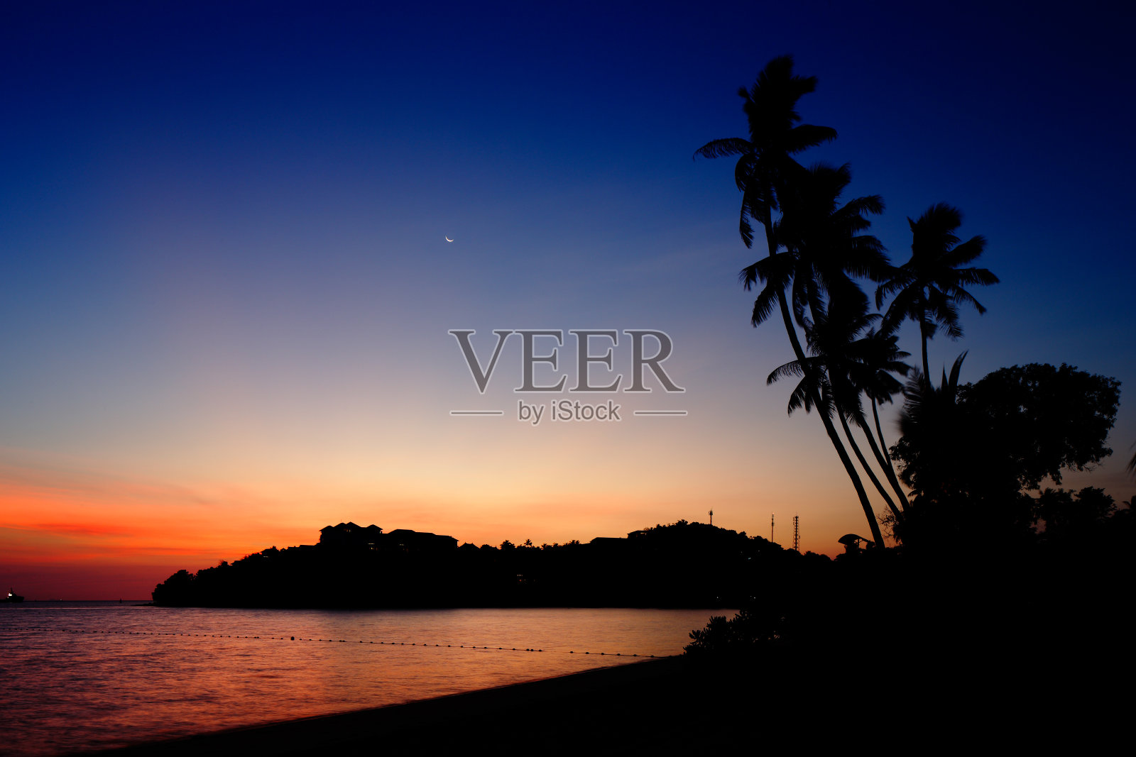 泰国南部的普吉岛是一个风景如画的天堂照片摄影图片