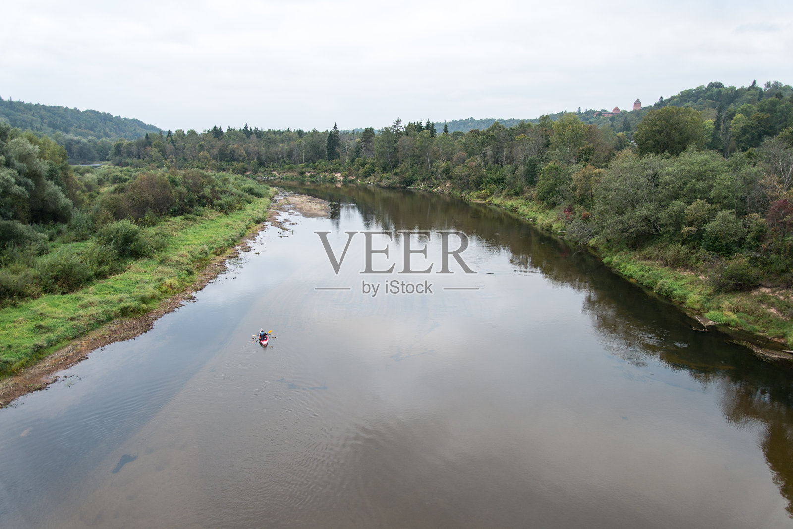 高加河和森林照片摄影图片