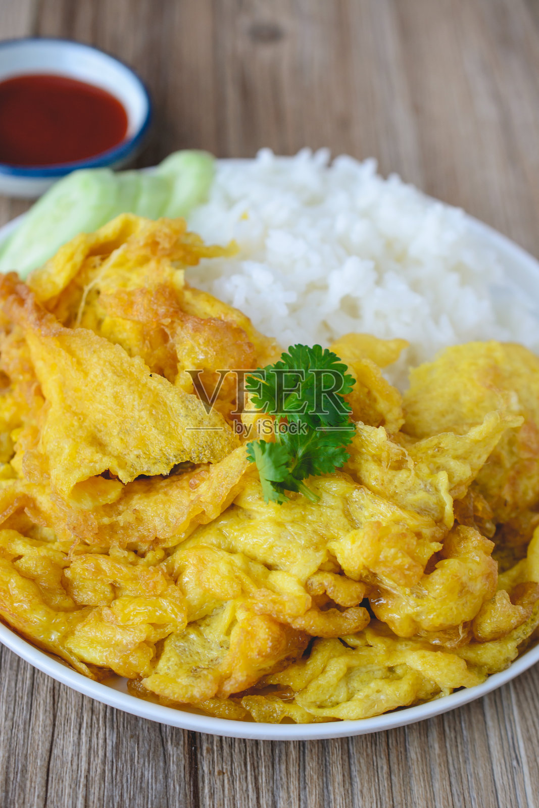 煎蛋卷配米饭，泰国菜，本菜，泰国便当午餐照片摄影图片