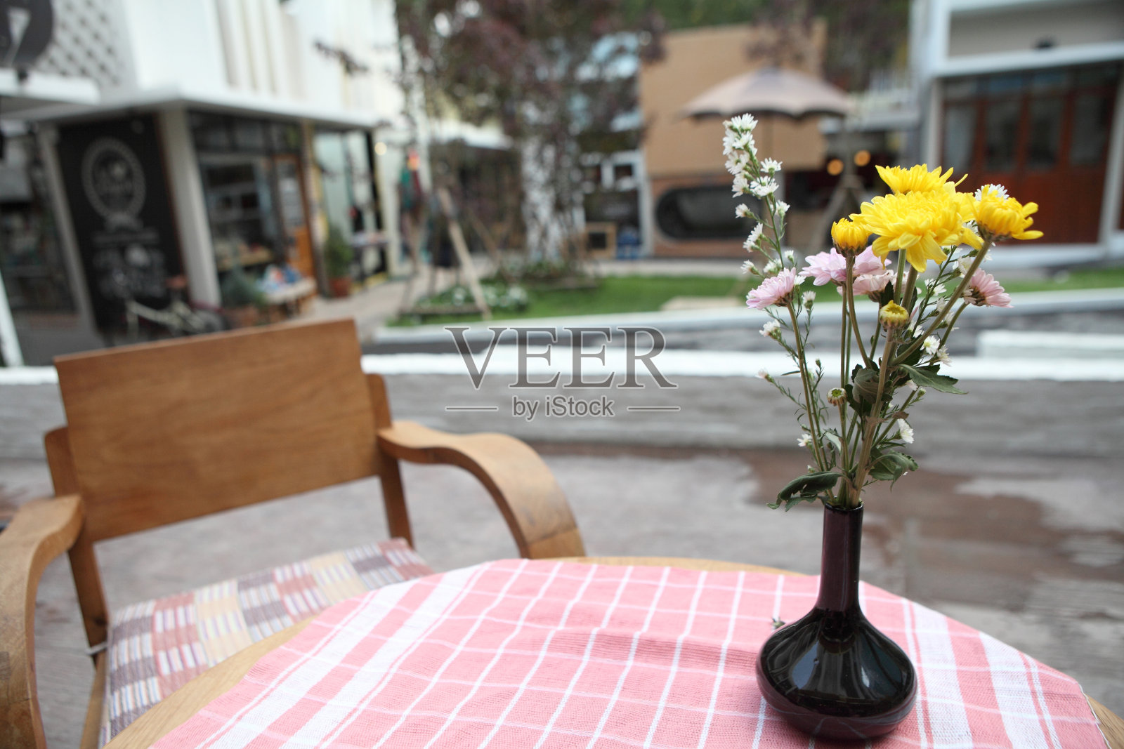 花在罐子里照片摄影图片