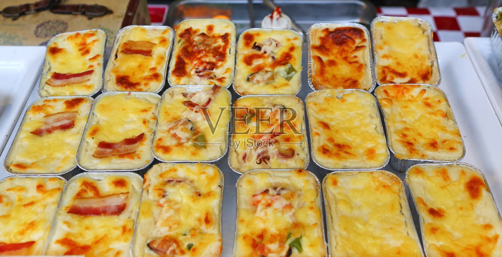 披萨烤面包照片摄影图片