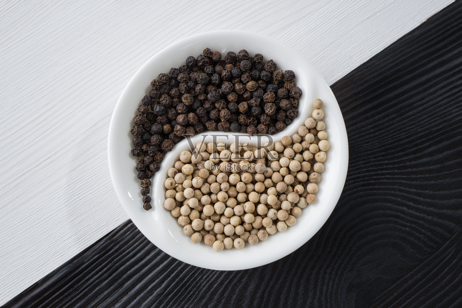 白笛手和黑笛手照片摄影图片