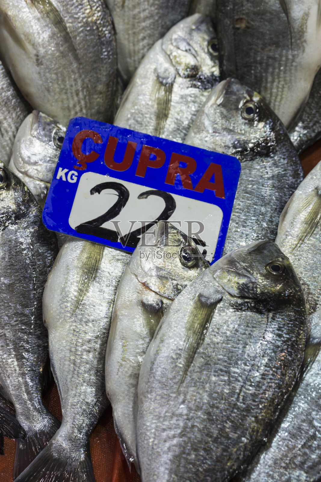 鱼市场，加拉塔海滨，伊斯坦布尔照片摄影图片