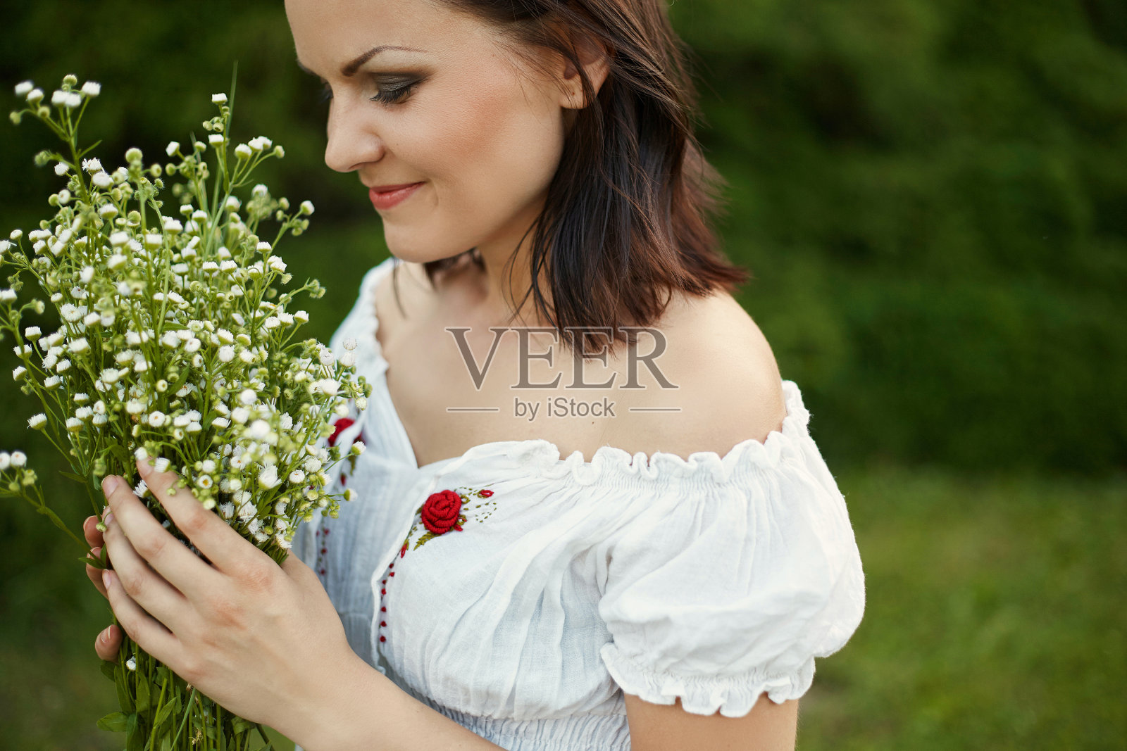 美丽浪漫的户外女人照片摄影图片