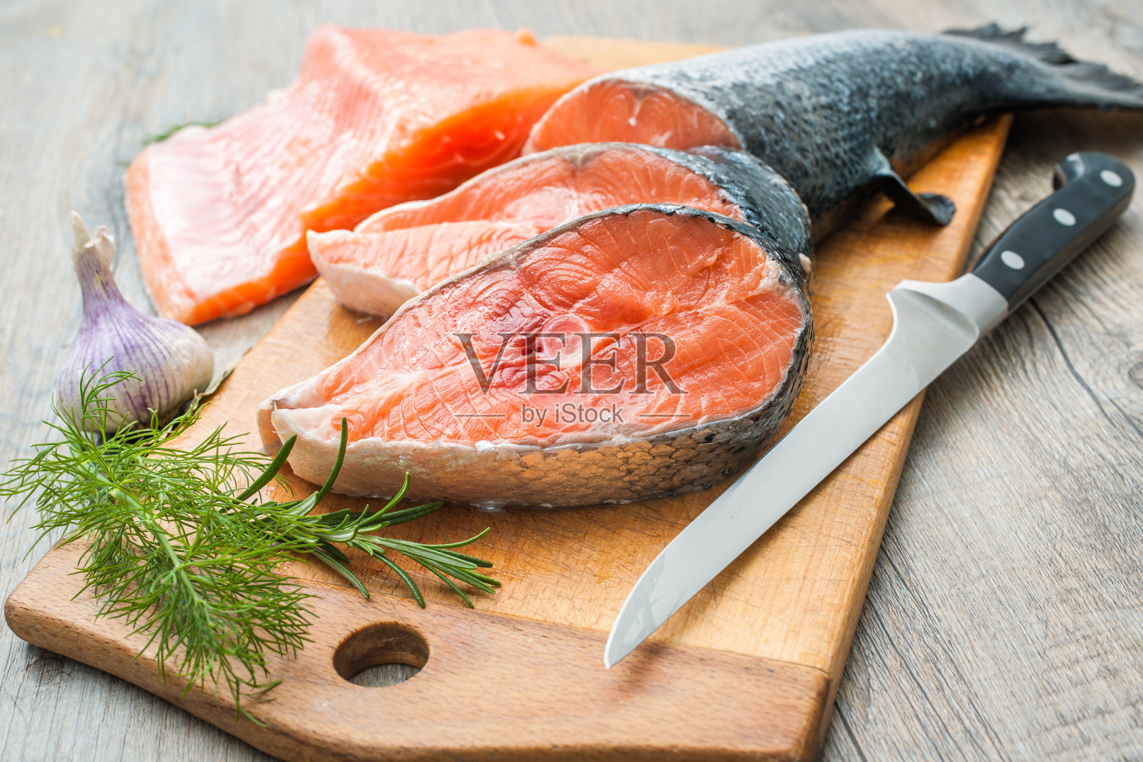 鲑鱼的制备照片摄影图片