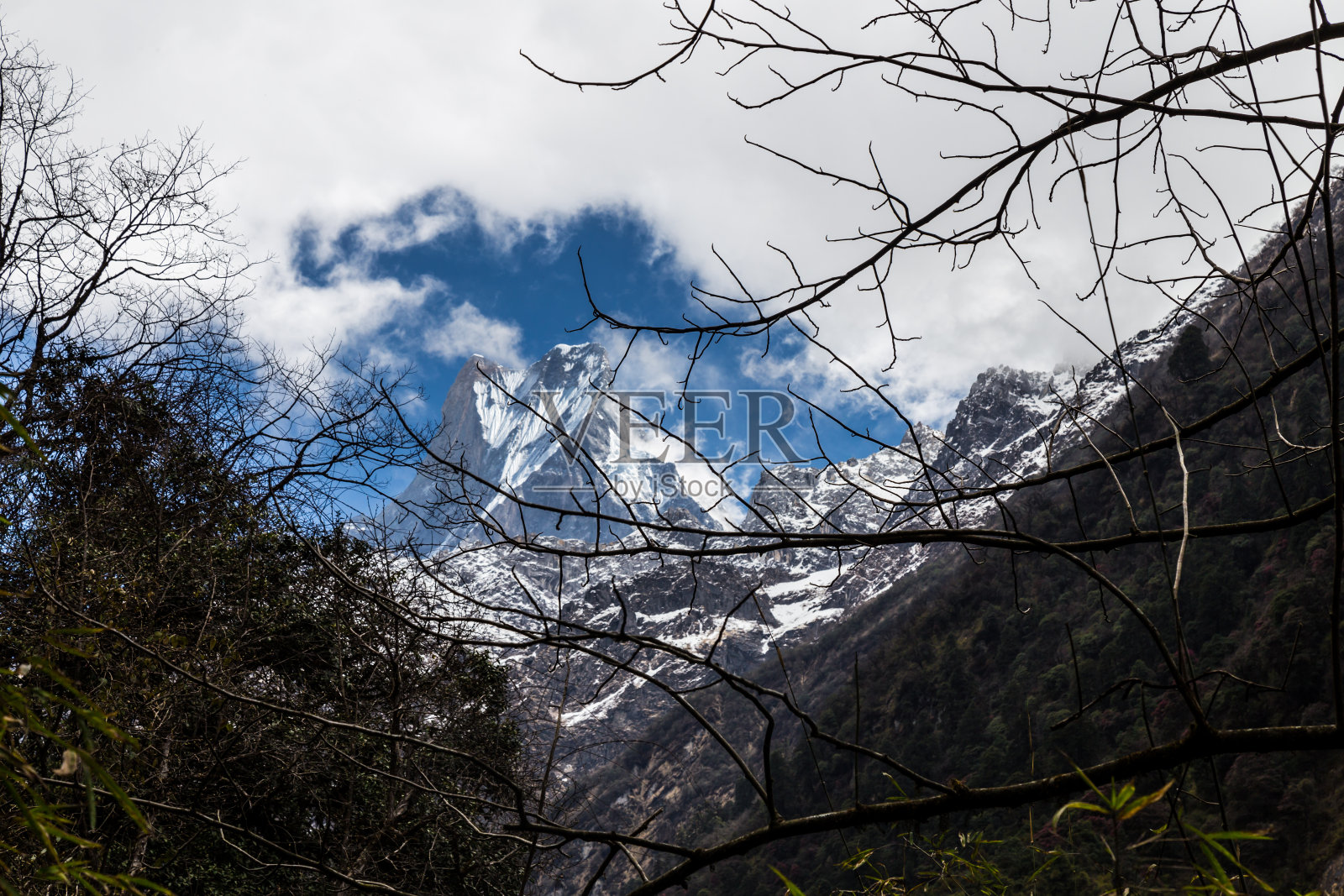 马查普查尔峰，尼泊尔照片摄影图片