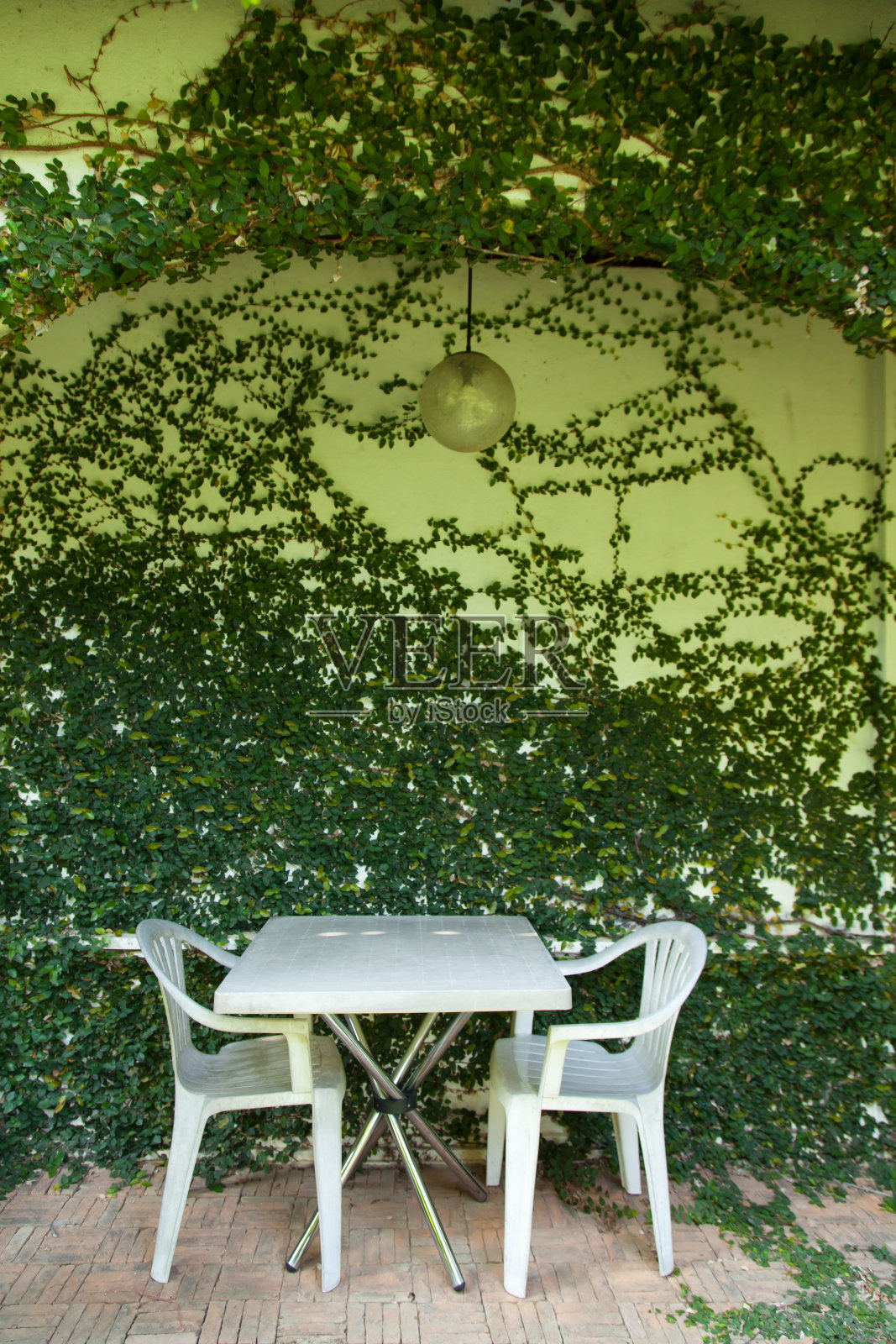 桌子和椅子照片摄影图片