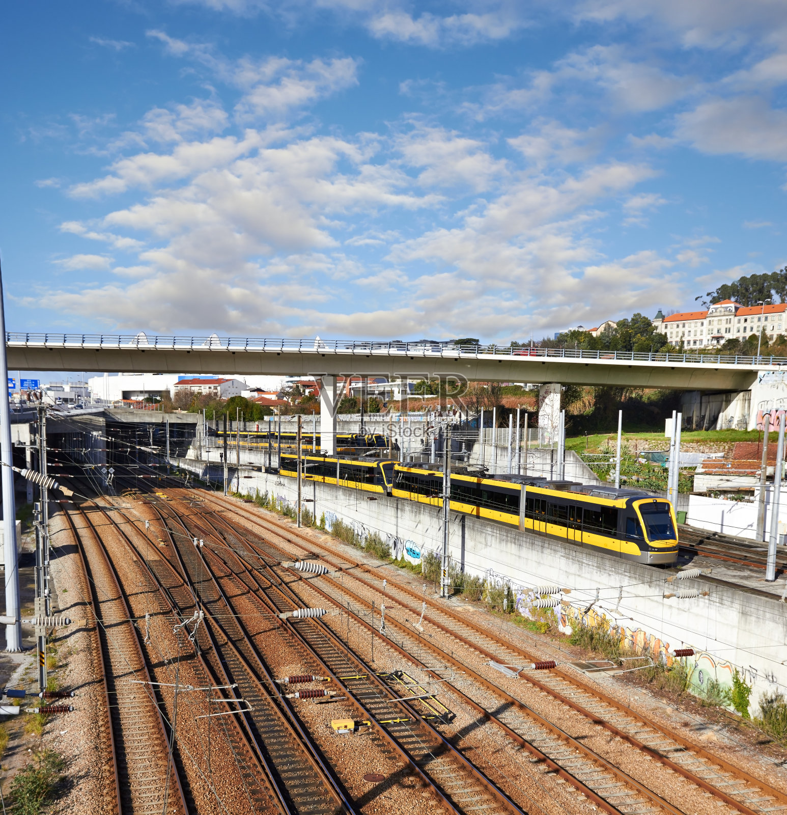 铁路轨道和火车照片摄影图片