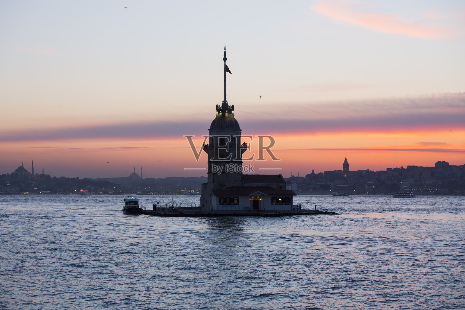 少女的塔照片摄影图片